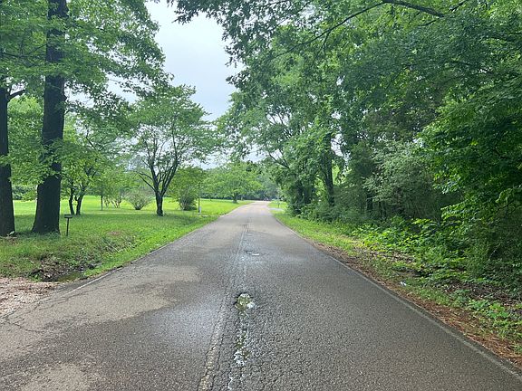 4th image of 1460 Hill Dr