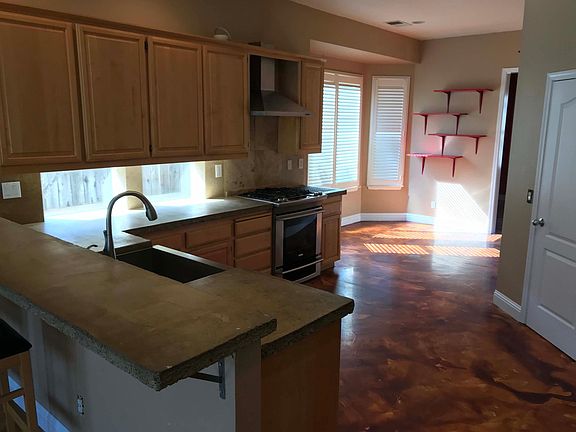 5th image of 901 Chiles Ave