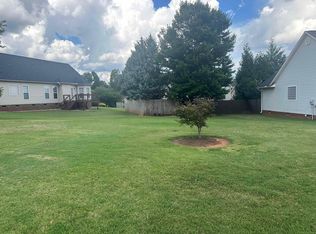 915 Thunder Gulch Dr, Boiling Springs, SC 29316