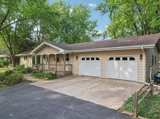 14420 Pleasant Valley Rd, Woodstock, IL 60098