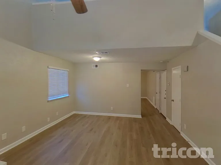 2908 Lemmontree Ln — Photo 3