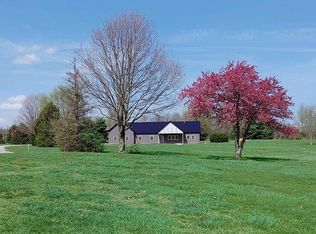 390 Coonpath Rd NE, Lancaster, OH 43130