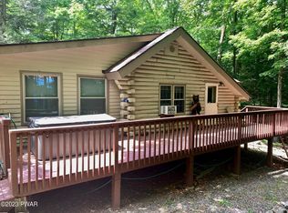 233 N Gate Rd, Lake Ariel, PA 18436