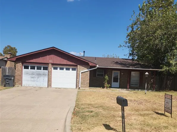 7013 NW Kingsbury Ave, Lawton, OK 73505