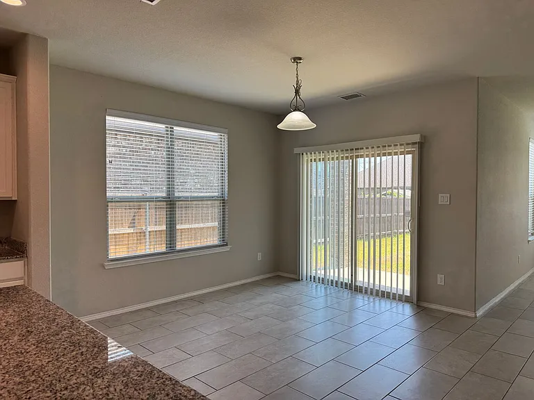 7207 Fallen Crest Ln — Photo 5