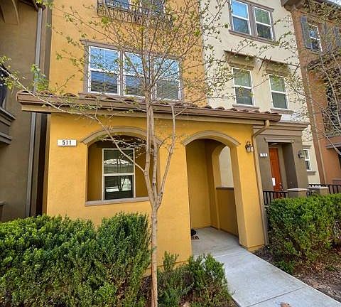 2nd image of 511 Bellezza Pl