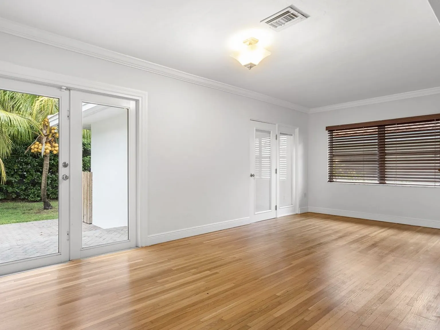 2 bed, 1465 sqft, $5,700 — Photo 3
