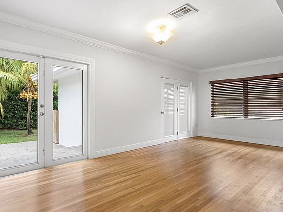 2nd image of 4810 Riviera Dr #Sfh