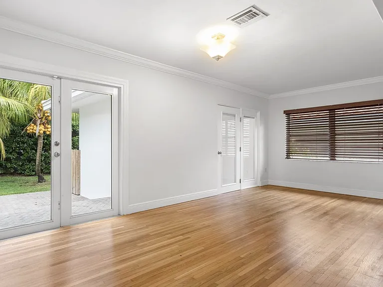 4810 Riviera Dr #SFH — Photo 12