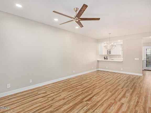 2nd image of 1017 E MARYLAND Avenue #102