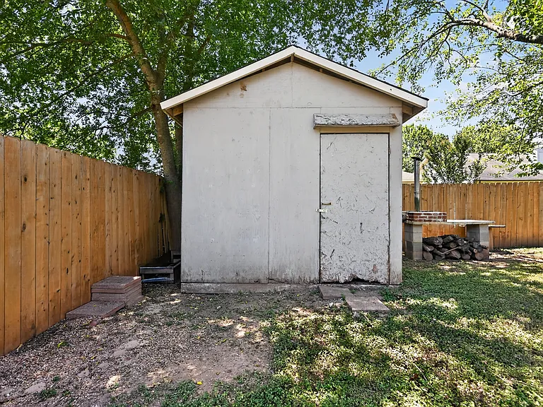 14511 Oliphant St — Photo 35