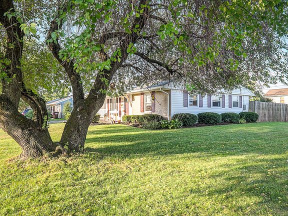 2nd image of 2372 Cornwall Dr