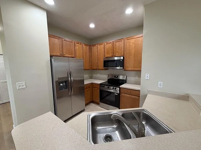 2925 Crestwood Ter #5204 — Photo 12