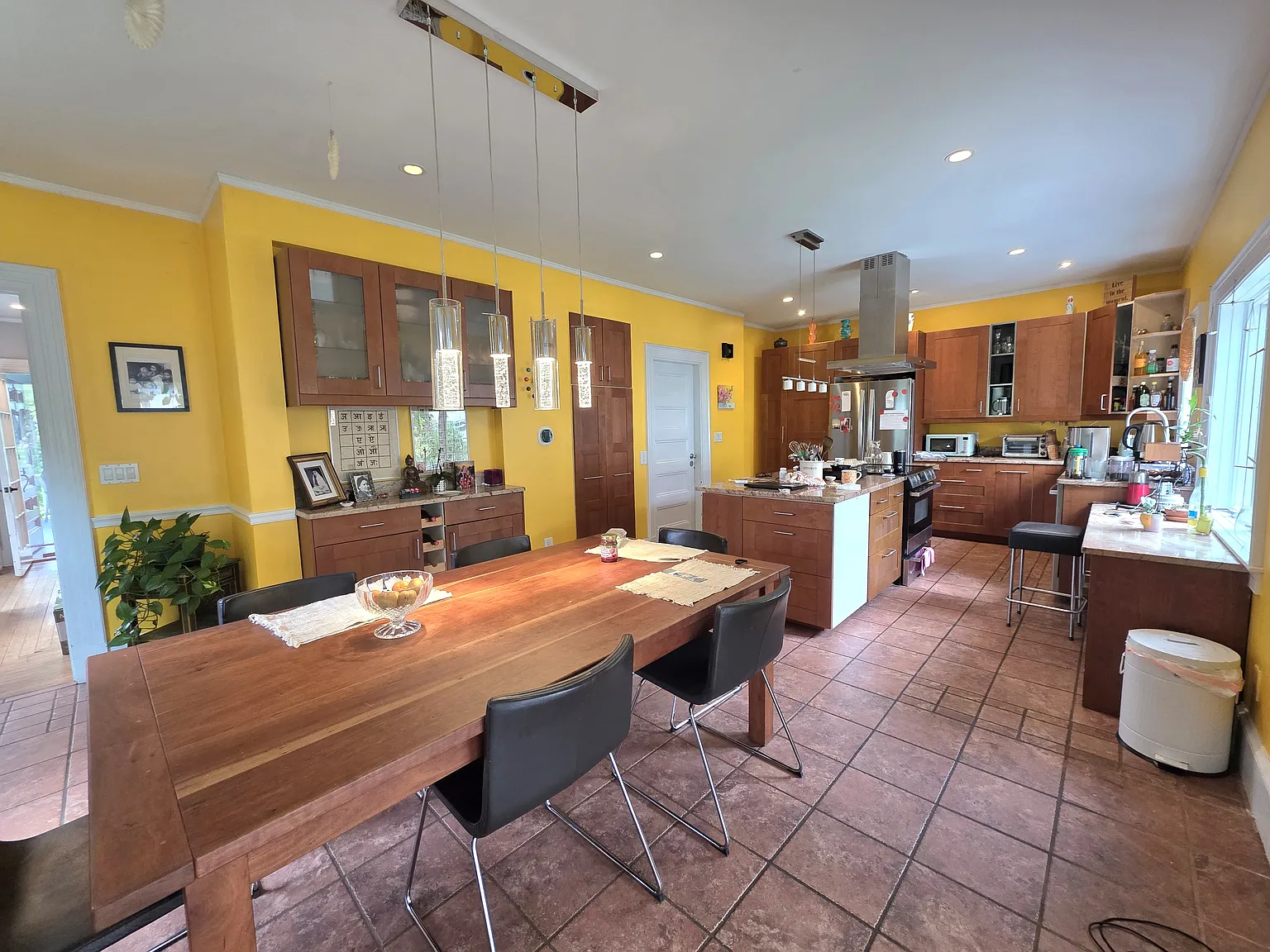 2 bed, $4,000 — Photo 3