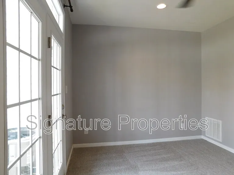 8197 Belton Cir — Photo 13