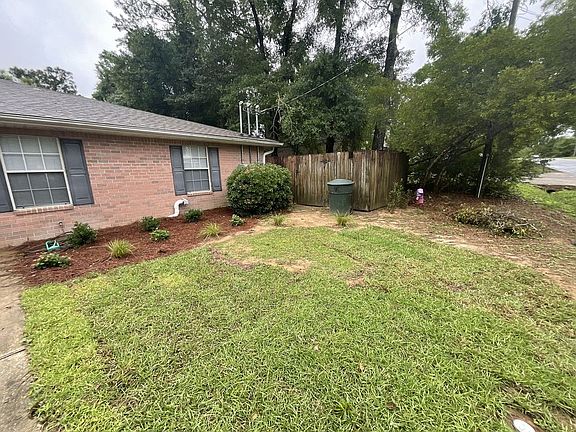 4th image of 9640 Sandpiper St