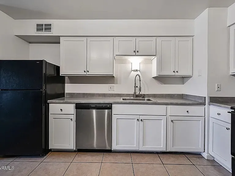 1912 W Hayward Ave #11 — Photo 9