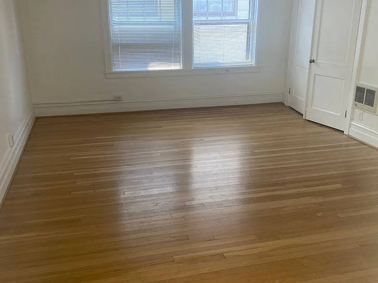 Palace Court Apartments — Photo 10