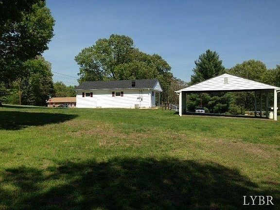 3rd image of 264 Lakeview Dr