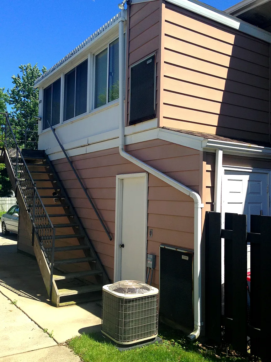 547 Monticello Ave APT D photo 1