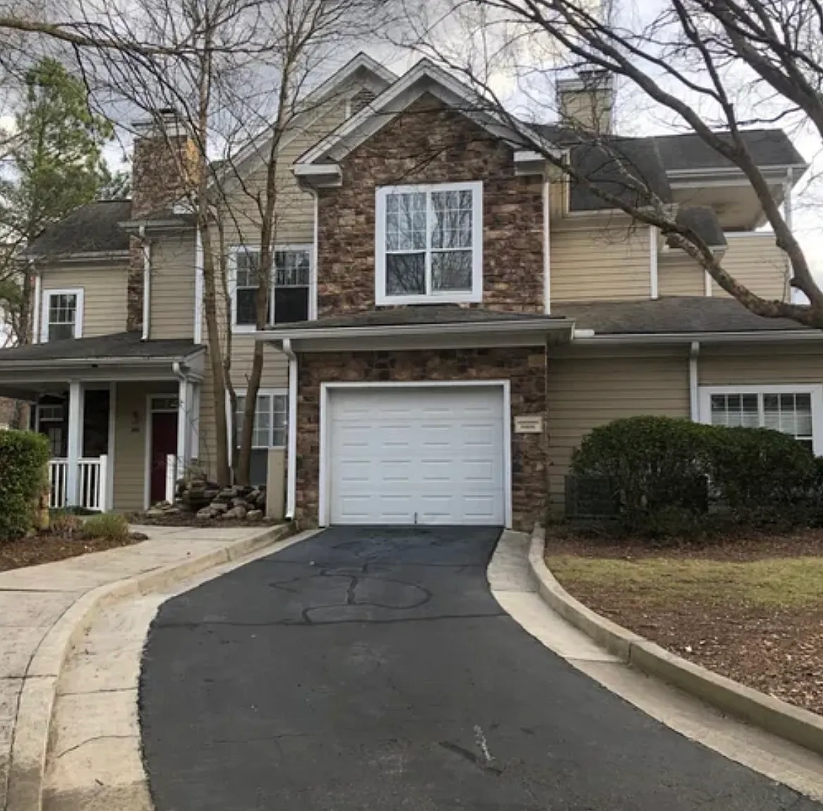 3 bed, 2050 sqft, $2,700 — Photo 1