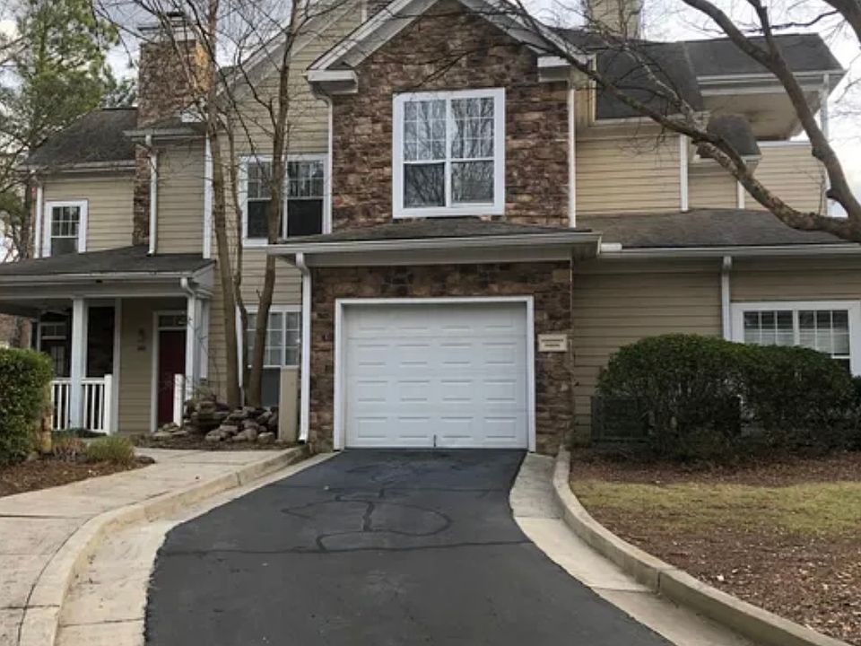 1st image of 518 Sandringham Dr