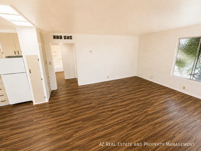 420 W Clark St #A — Photo 3
