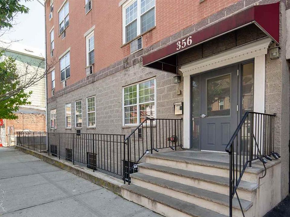 1st image of 356 Palisade Ave APT 4B
