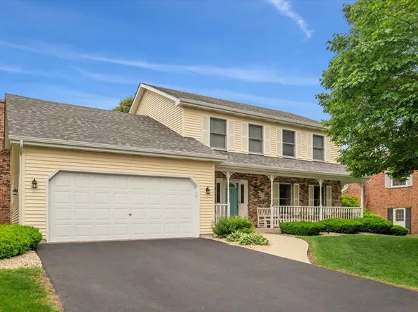 10 Canterbury Rd, Aurora, IL 60506