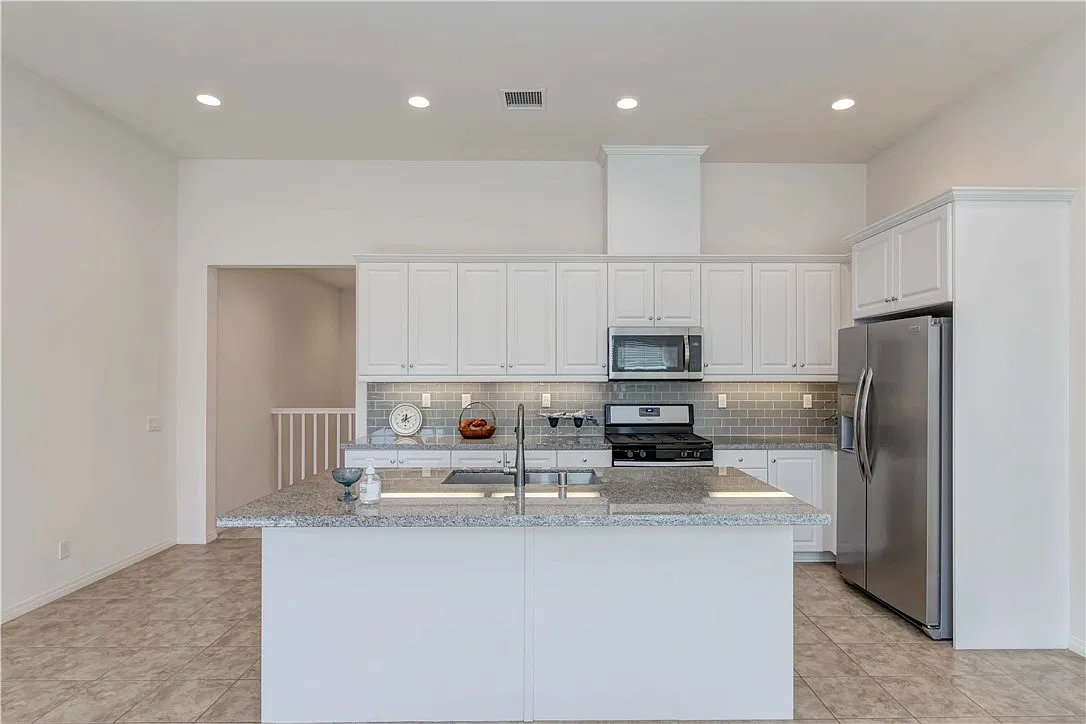 3 bed, 1532 sqft, $4,200 — Photo 4