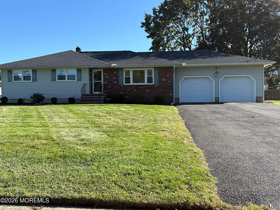 42 Midland Ave