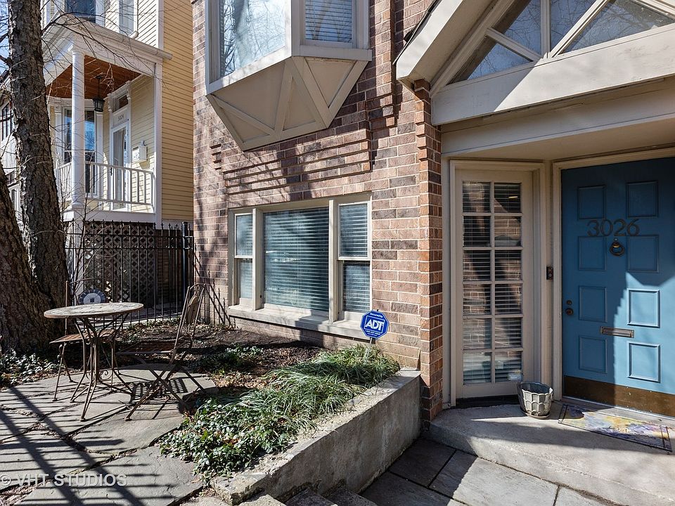 1st image of 3026 N Kenmore Ave #1