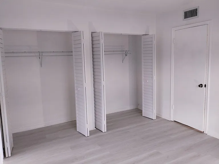 2880 Lake Osborne Dr #209 — Photo 17