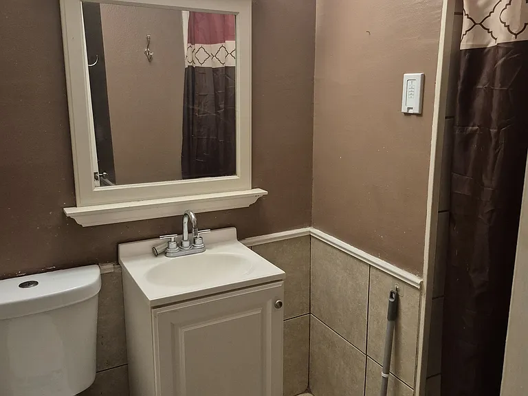 3600 Lancaster St — Photo 11