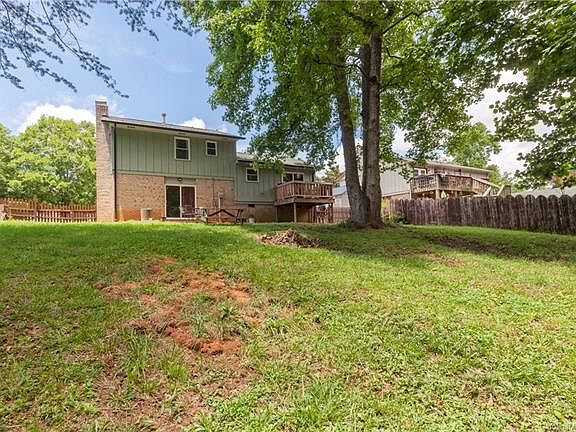 3rd image of 515 King Arthur Dr
