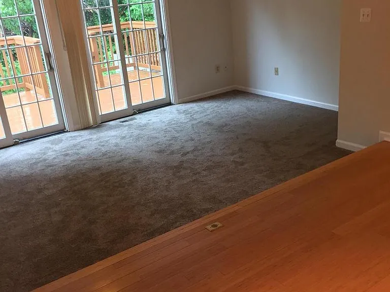 8911 Oakwood Way — Photo 3
