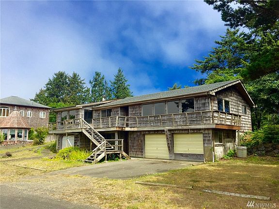 3rd image of 920 Jetty View Dr
