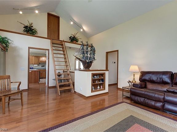 5th image of 16400 Vernon Dr