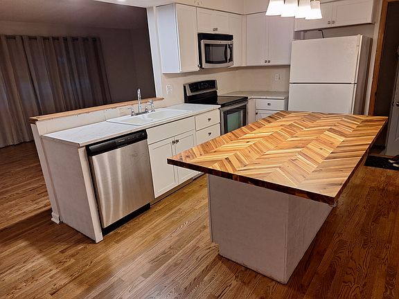 5th image of 3017 Meadow Ln