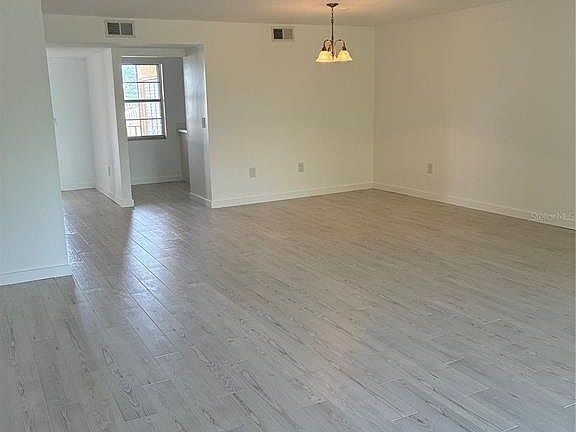 4th image of 203 RUBENS DRIVE #H