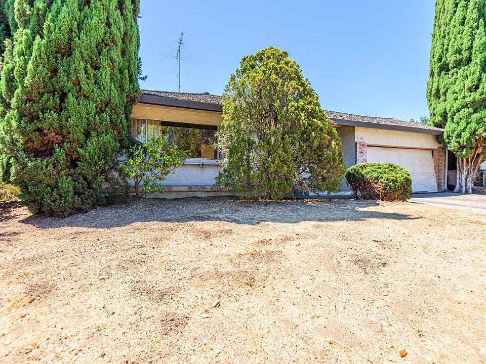 1st image of 7558 Rainbow Dr