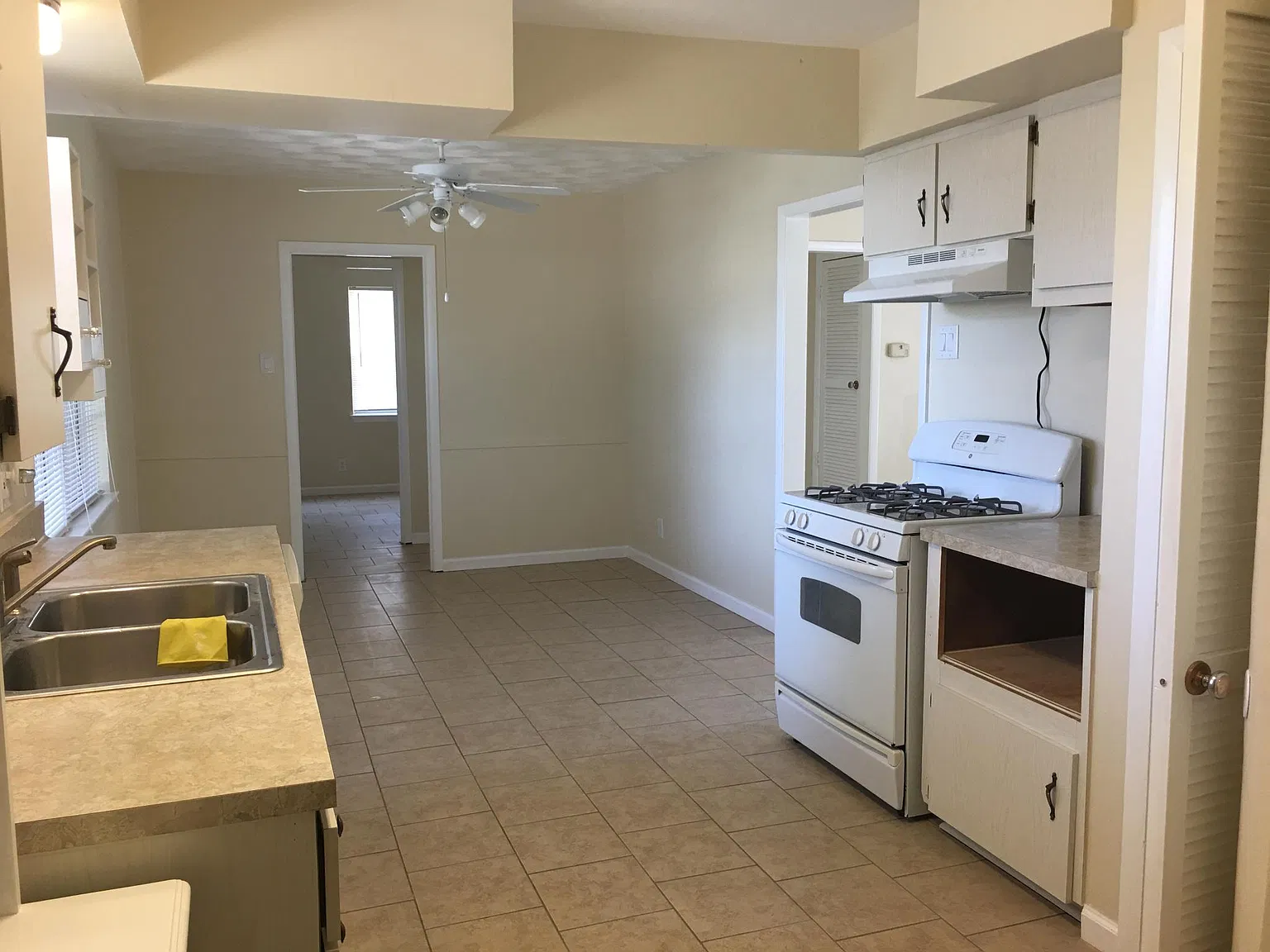 4620 Everest Dr — Photo 3
