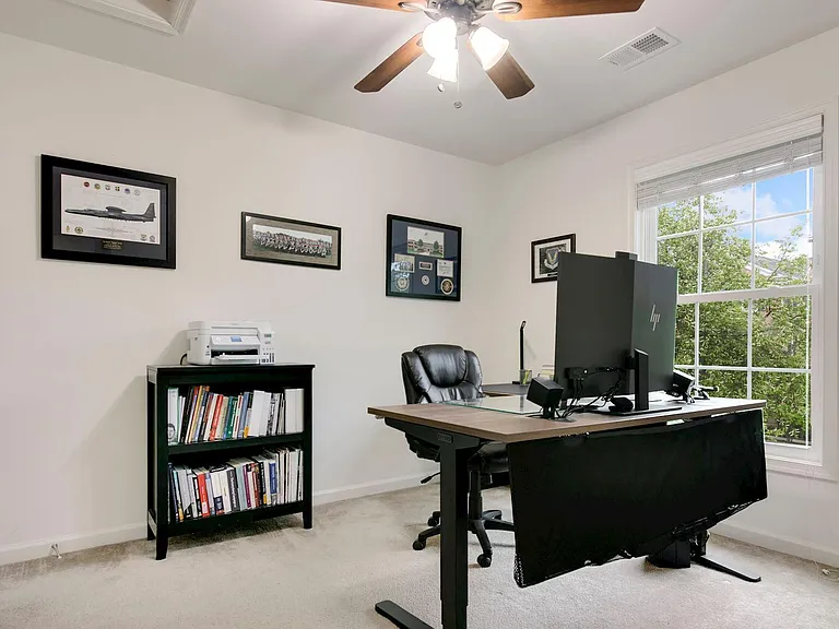 2427 Fort Dr — Photo 15