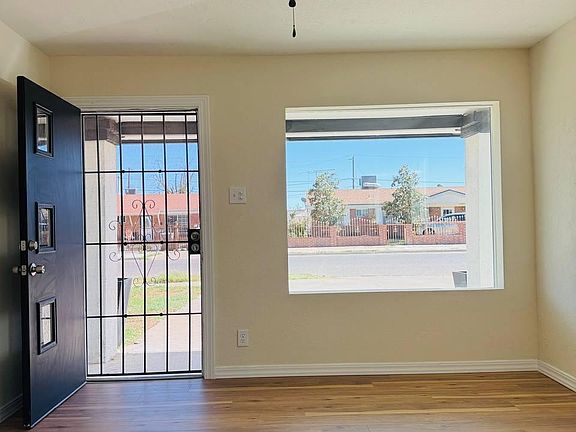 3rd image of 5137 Debeers Dr