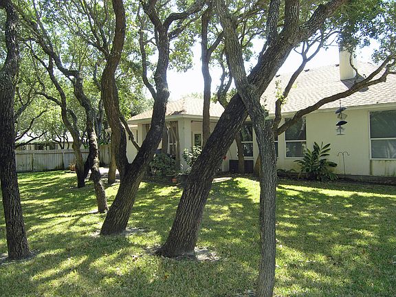 4th image of 106 Marion Dr