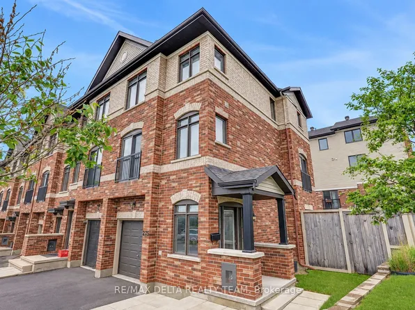 275 Eric Czapnik Way, Ottawa, ON K1E 0B4