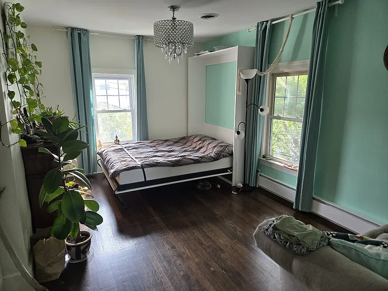 122 Hawthorn St #2 — Photo 14