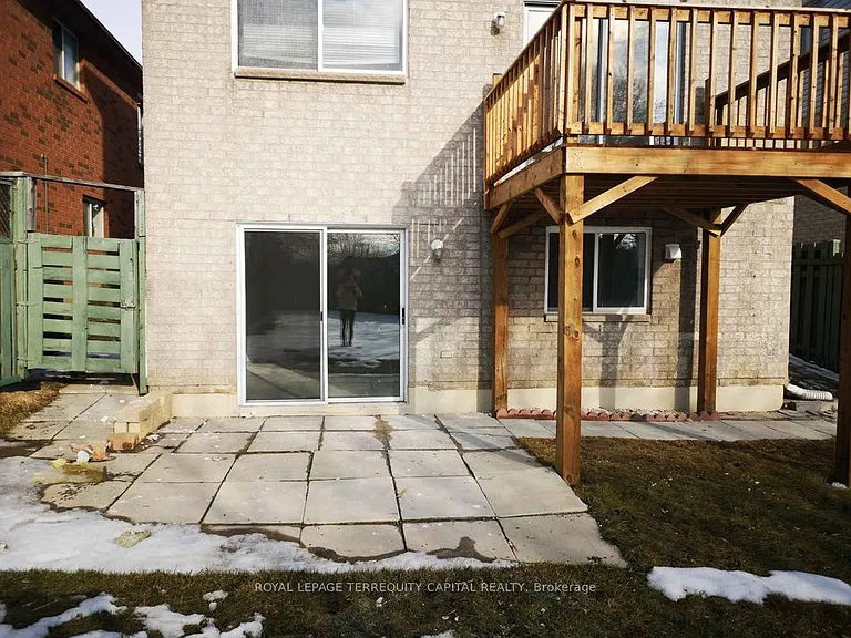 85 Copeman Cres #LOWER — Photo 6