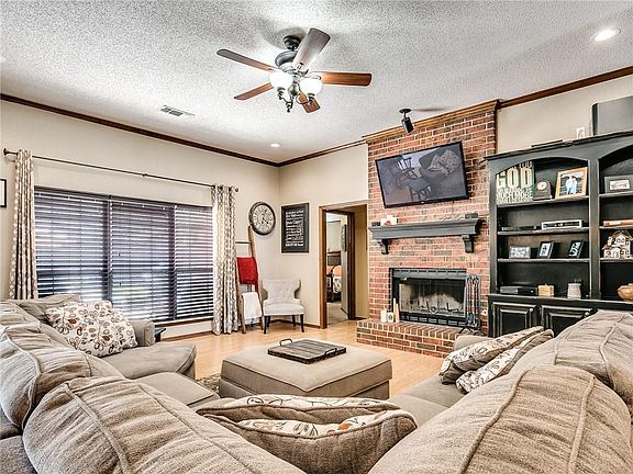 5th image of 13201 Maple Leaf Dr