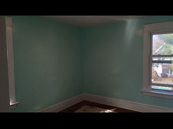 3rd image of 1326 Lynn St